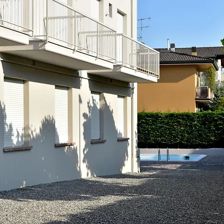 Poggio Al & Hotel apartamentowy Sirmione