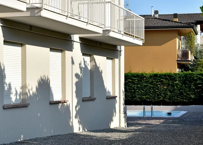 Poggio Al & Hotel apartamentowy Sirmione